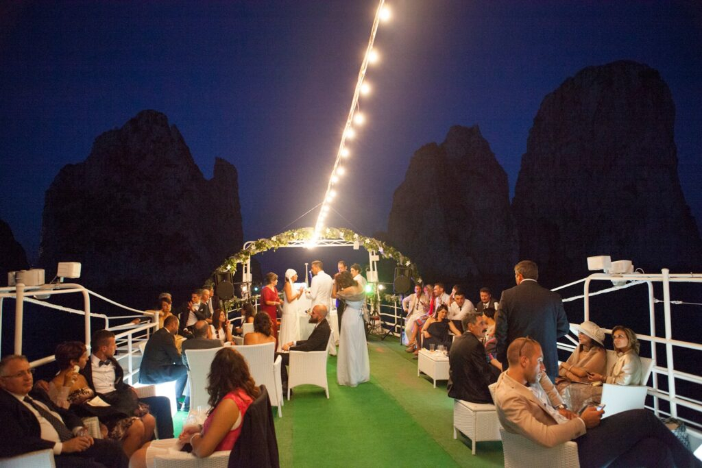 Matrimonio Sul Mare: Nave Yacht Patrizia – Festeggia il matrimonio sullo Yacht