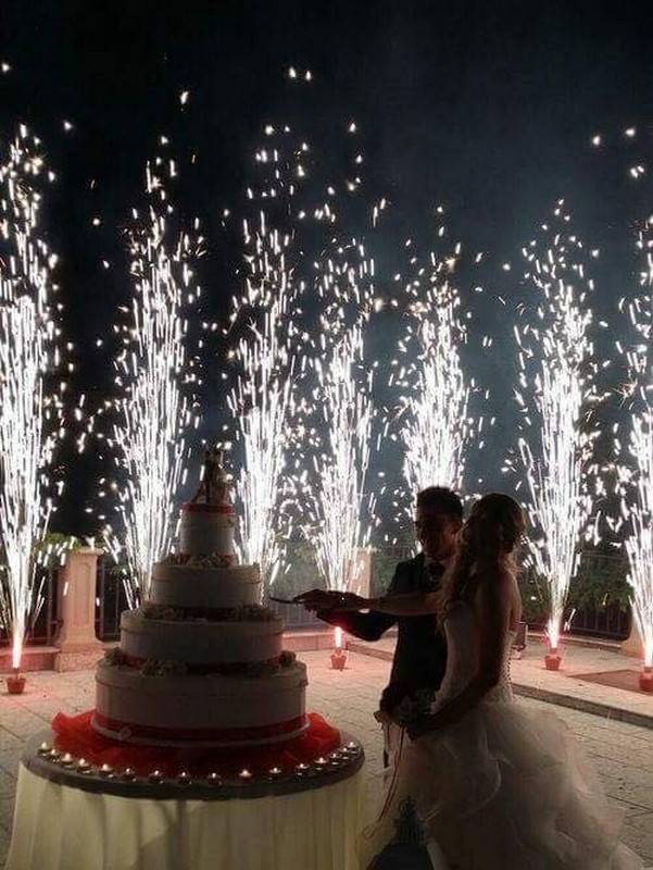 Fontane Fredde Luminose al taglio torta – Fuochi al taglio torta
