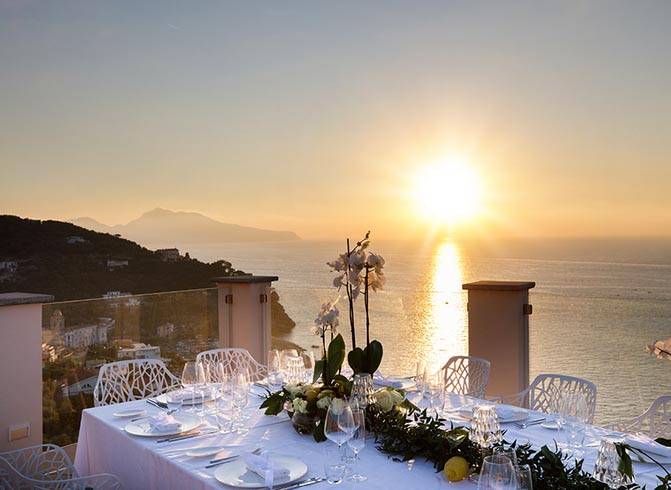 Villa Fiorella Art Hotel – tramonto con tavoloimperiale